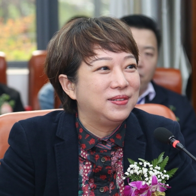 萬(wàn)靜-武漢大學(xué)中南醫(yī)院心血管內(nèi)科副主任、主任醫(yī)師，博士生導(dǎo)師